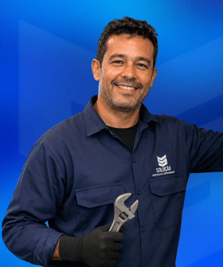 Profissional de manutenção predial da Solução Serviços